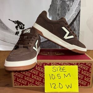 Vans Upland sz 10.5 Men’s 12.0 Women’s